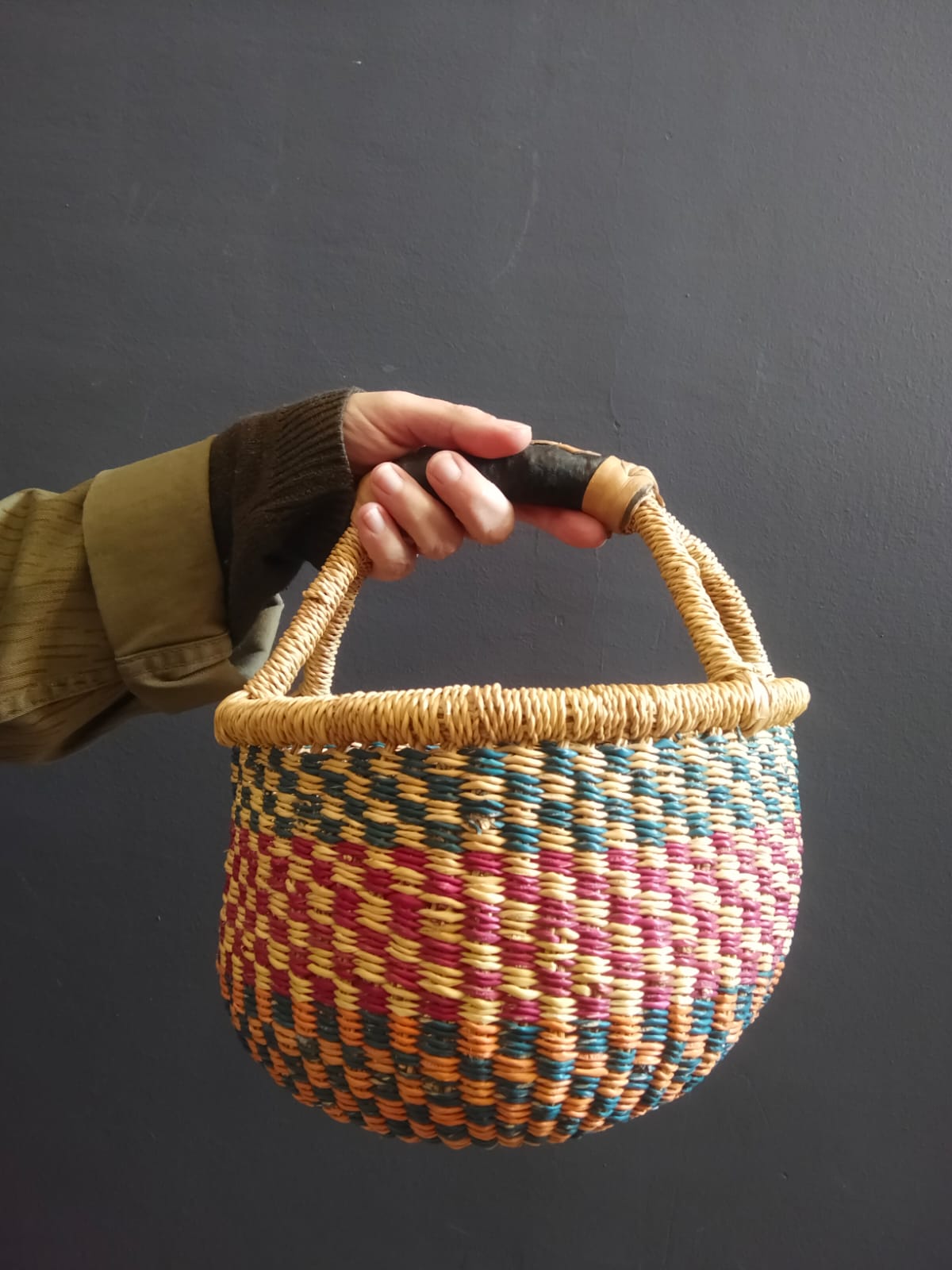 Cestino per la casa colorato